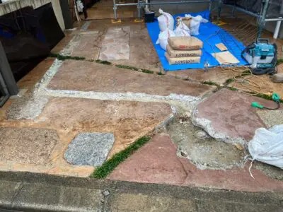 大阪府枚方市東香里元町 ガス管工事後石材タイル修繕