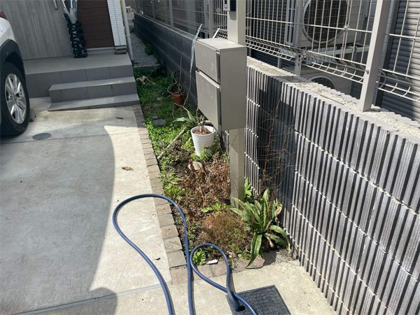 大阪府寝屋川市・S様邸 コンクリート舗装 前庭の防草がしたい