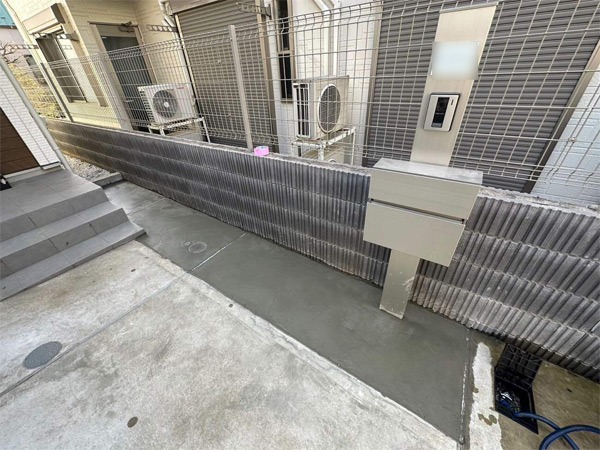 大阪府寝屋川市・S様邸 コンクリート舗装 前庭の防草がしたい