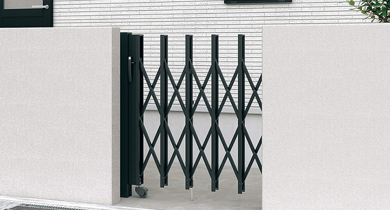 アコーディオンタイプ門扉