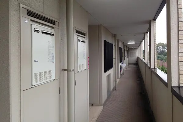 階段、廊下の長尺シートの交換